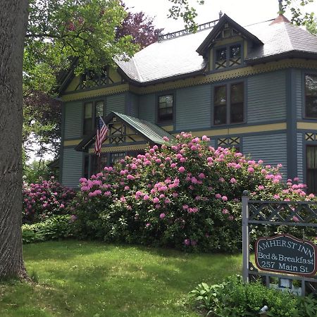 Amherst Inn Exterior photo