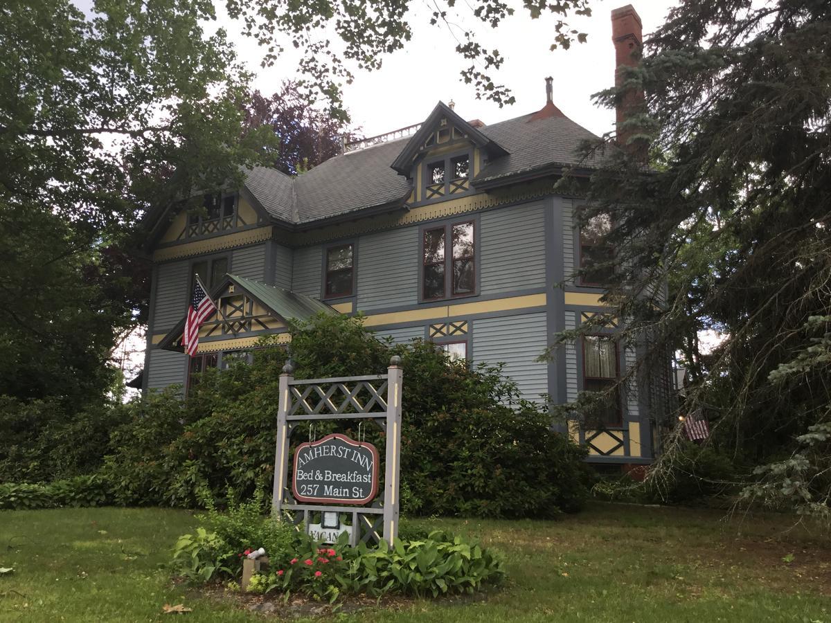 Amherst Inn Exterior photo