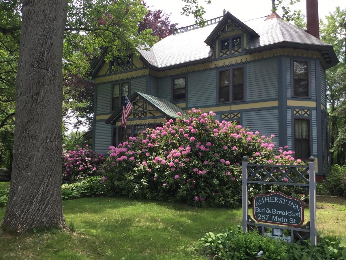 Amherst Inn Exterior photo